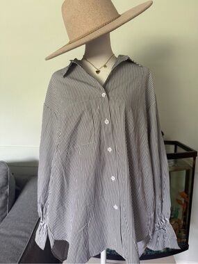 Striped Button-Down Shirt - Black & White size M